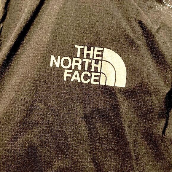 The North Face Flash Dry Zip-Up - Picture 6 of 8